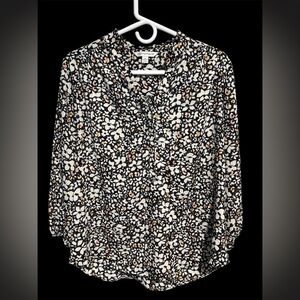 Counterparts White and Navy Blue Buttoned Blouse- Size Medium